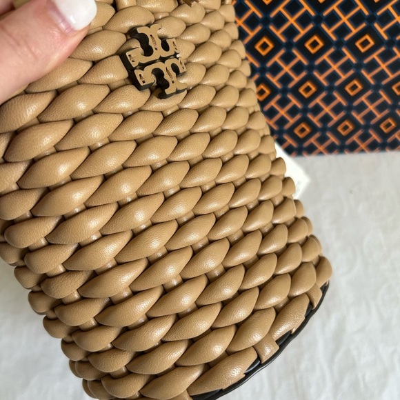 Tory Burch Emerson Woven Mini Bucket Bag Crossbody Bag Ginger Shortbread Tan - Picture 4 of 6